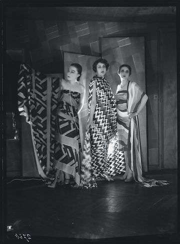 Sonia delauney, Simultaneous Dresses (Three women, Forms, Colours), 1925